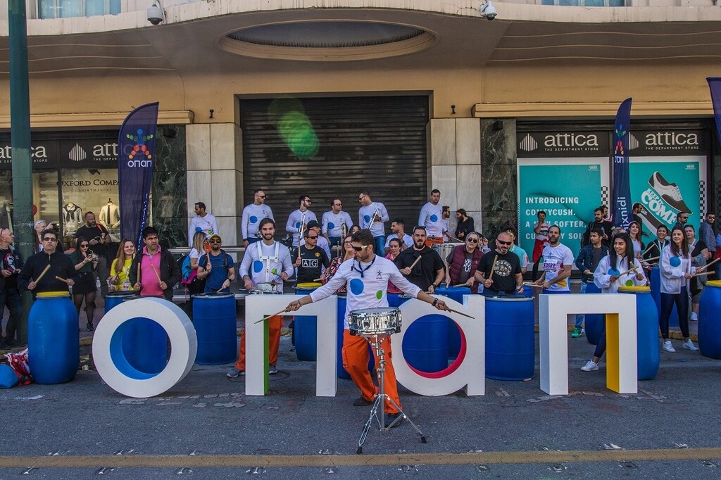 8ος Ημιμαραθώνιος Αθήνας: Η ομάδα κρουστών του ΟΠΑΠ