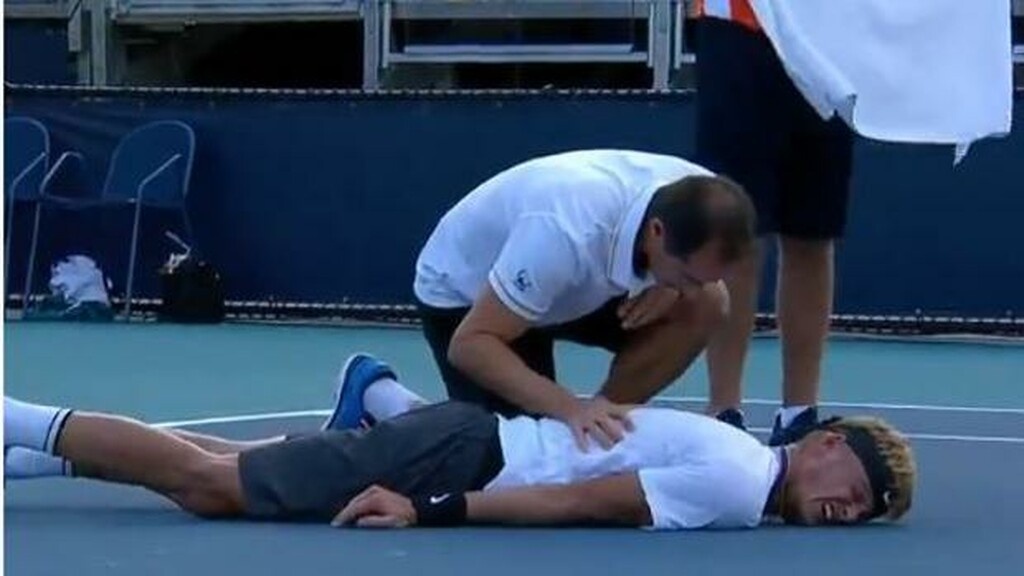 ΣΟΚ: Τενίστας κατέρρευσε σε αγώνα! (video+photos)