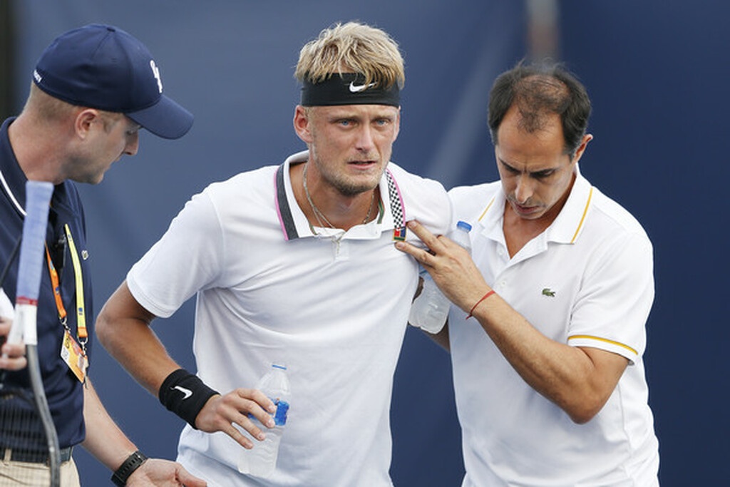 ΣΟΚ: Τενίστας κατέρρευσε σε αγώνα! (video+photos)