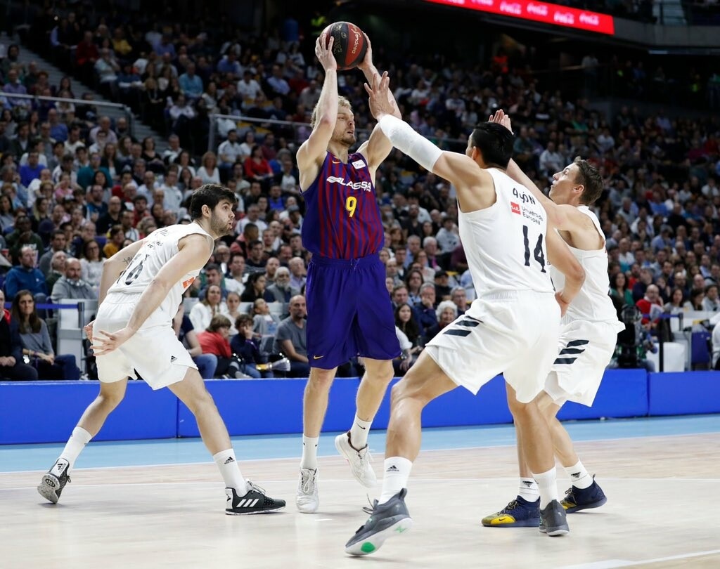 Ρεάλ Μαδρίτης-Μπαρτσελόνα 76-82: Ήττα πριν από τον Παναθηναϊκό ΟΠΑΠ (photos)