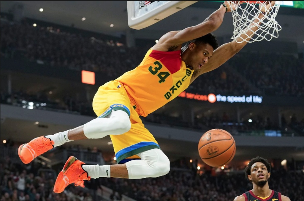 NBA: Άνετοι Μπακς, εκπληκτικοί Σπερς (videos+photos)