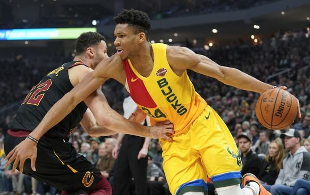 NBA: Άνετοι Μπακς, εκπληκτικοί Σπερς (videos+photos)