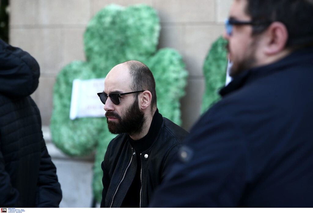 Ήταν όλοι εκεί για «το ύστατο χαίρε» στον Θανάση Γιαννακόπουλο (videos+photos)