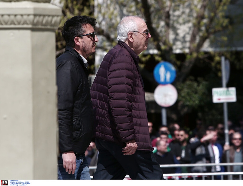 Ήταν όλοι εκεί για «το ύστατο χαίρε» στον Θανάση Γιαννακόπουλο (videos+photos)