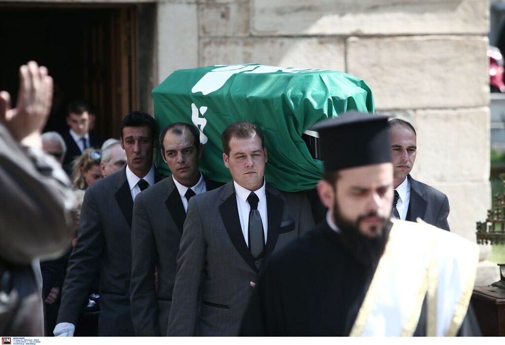 Το αποχαιρετιστήριο χειροκρότημα στον Θανάση Γιαννακόπουλο (videos)
