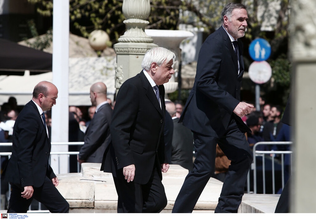 Ήταν όλοι εκεί για «το ύστατο χαίρε» στον Θανάση Γιαννακόπουλο (videos+photos)