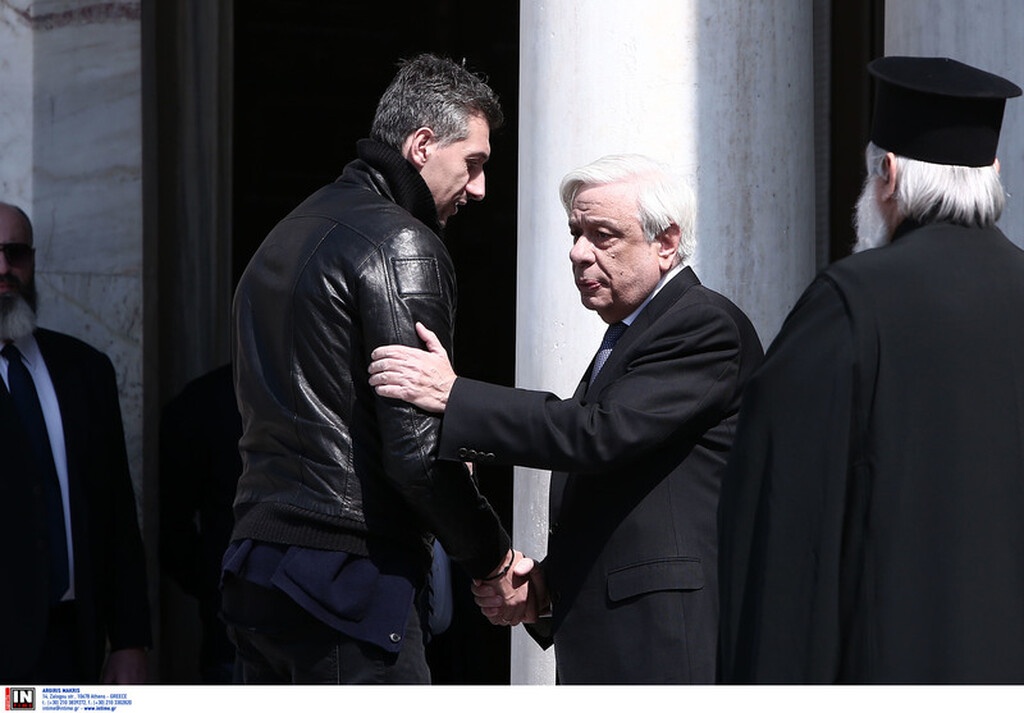 Ήταν όλοι εκεί για «το ύστατο χαίρε» στον Θανάση Γιαννακόπουλο (videos+photos)