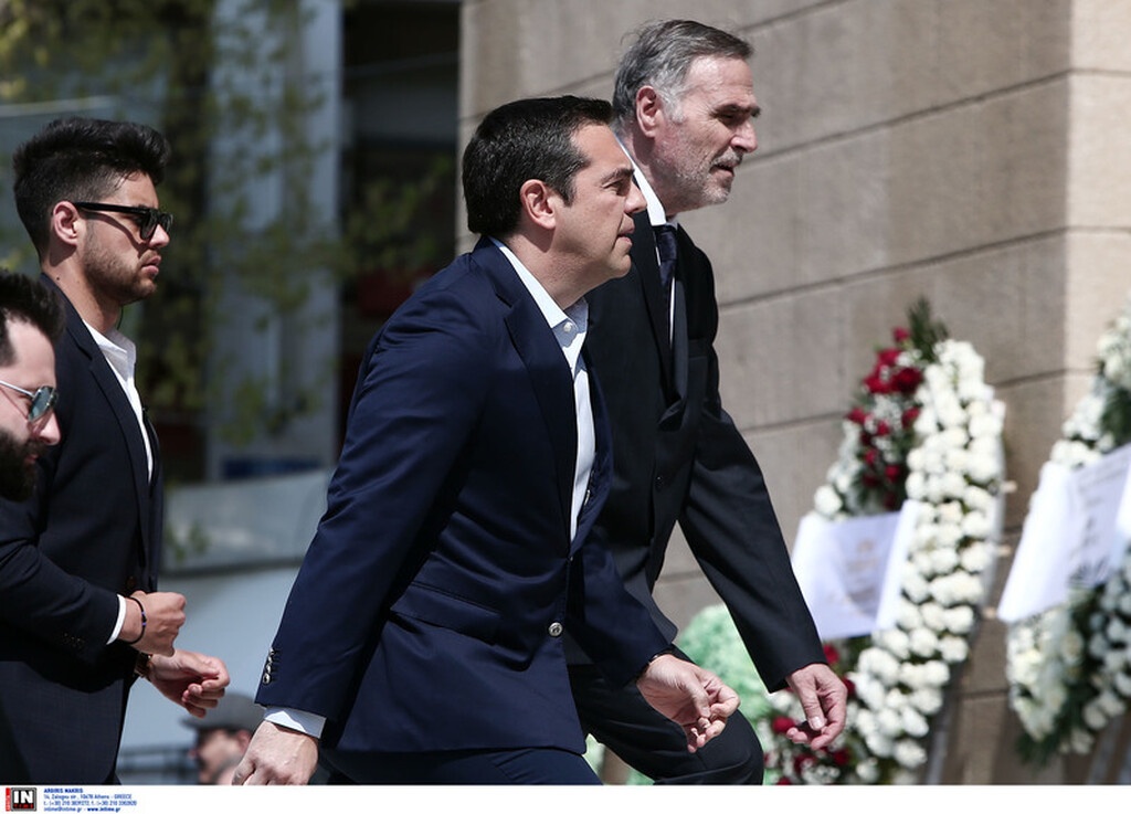 Ήταν όλοι εκεί για «το ύστατο χαίρε» στον Θανάση Γιαννακόπουλο (videos+photos)