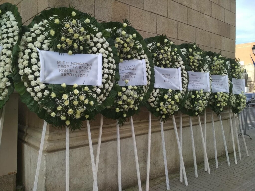 Πλήθος στεφανιών στη μνήμη του Θανάση Γιαννακόπουλου