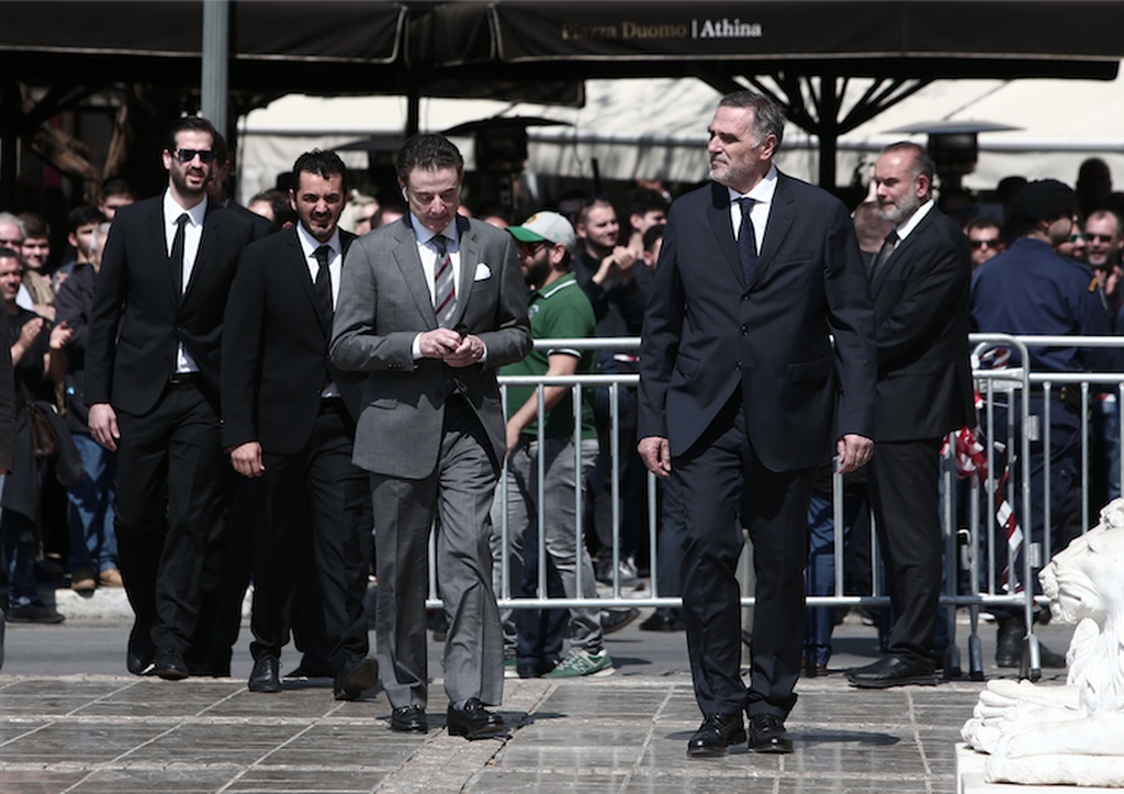 Στη Μητρόπολη για τον Θανάση Γιαννακόπουλο η ομάδα μπάσκετ του Παναθηναϊκού (video+photos)