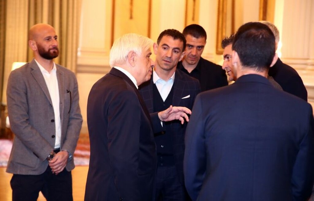 Στον Πρόεδρο της Δημοκρατίας οι Legends 2004 για το «Champions For Life» (photos)