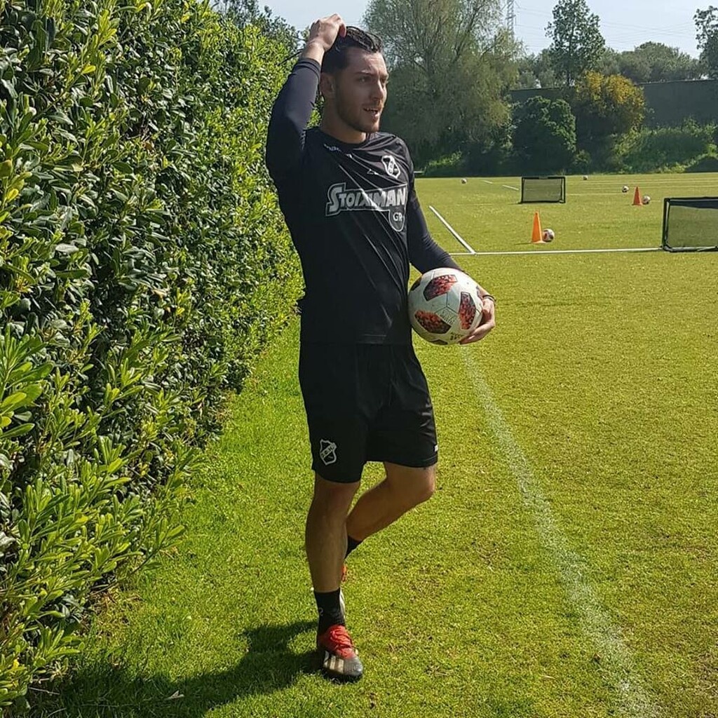 Παίκτης του ΟΦΗ εμπνεύστηκε λουκ από τον... Μπομπ Μάρλεϊ (photos)