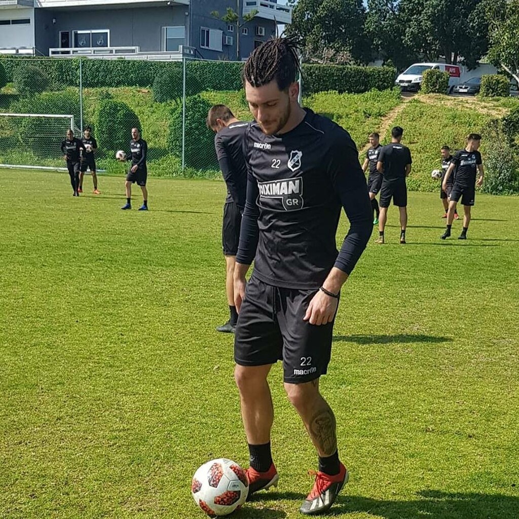 Παίκτης του ΟΦΗ εμπνεύστηκε λουκ από τον... Μπομπ Μάρλεϊ (photos)