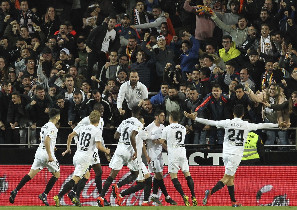Διέλυσε την Ρεάλ και κουνάει «σεντόνι» η Βαλένθια (videos+photo)