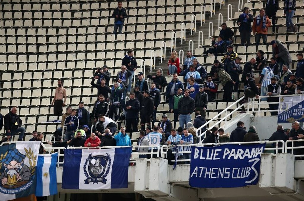 ΑΕΚ – Λαμία: Η… γαλανόλευκη κερκίδα στο ΟΑΚΑ (photos)