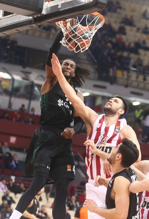 Ο Έβανς κάνει πάρτι με τον Μπόγρη στο ΣΕΦ (videos+photos)