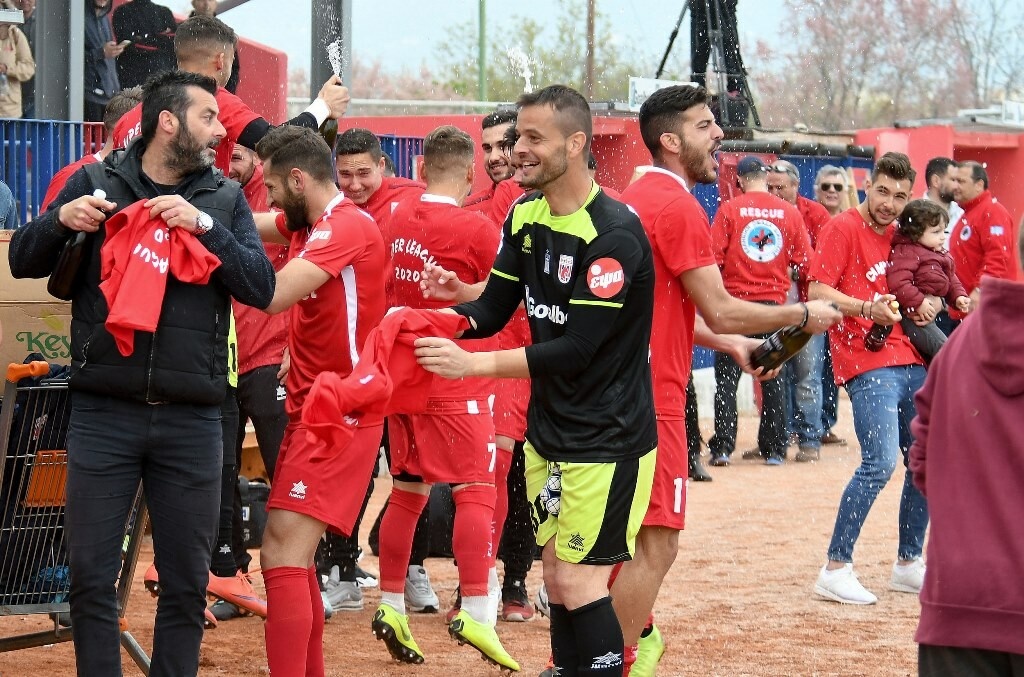 Γλέντι… Super League ο Βόλος (photos+video)