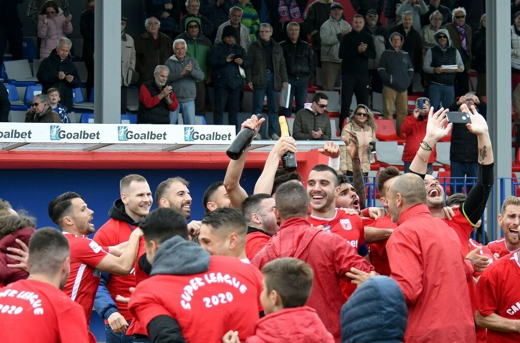 Γλέντι… Super League ο Βόλος (photos+video)