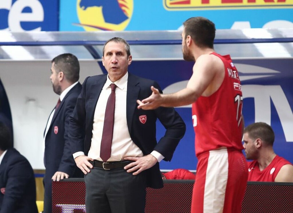 Ολυμπιακός: Δεν έκανε δηλώσεις ο Μπλατ, τα έβαλαν με τους διαιτητές οι Πειραιώτες (photos)