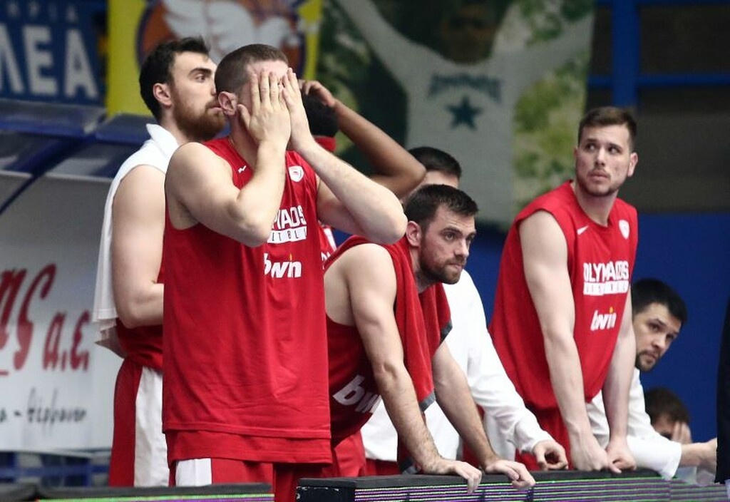 Ολυμπιακός: Δεν έκανε δηλώσεις ο Μπλατ, τα έβαλαν με τους διαιτητές οι Πειραιώτες (photos)