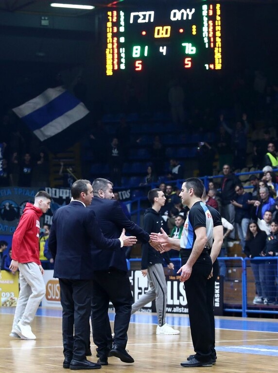 Ολυμπιακός: Δεν έκανε δηλώσεις ο Μπλατ, τα έβαλαν με τους διαιτητές οι Πειραιώτες (photos)