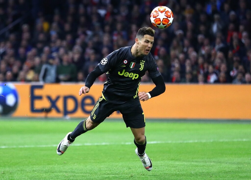 Σε 161 ματς Champions League, έχει 125 γκολ. .. Συνολικά στην καριέρα του, έχει σκοράρει 97 φορές με κεφαλιά, τις 11 από αυτές σε νοκ-άουτ του Champions League...