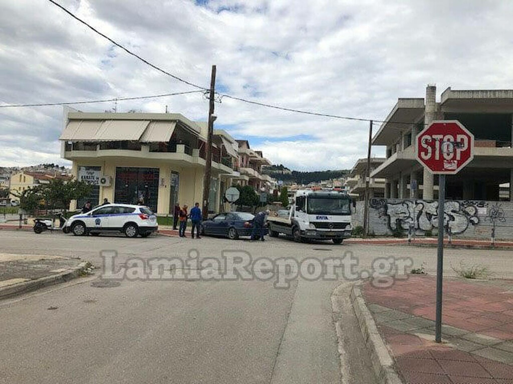 Τροχαίο – σοκ για πασίγνωστο ποδοσφαιριστή: «Θρύψαλα» το αμάξι του (pics)