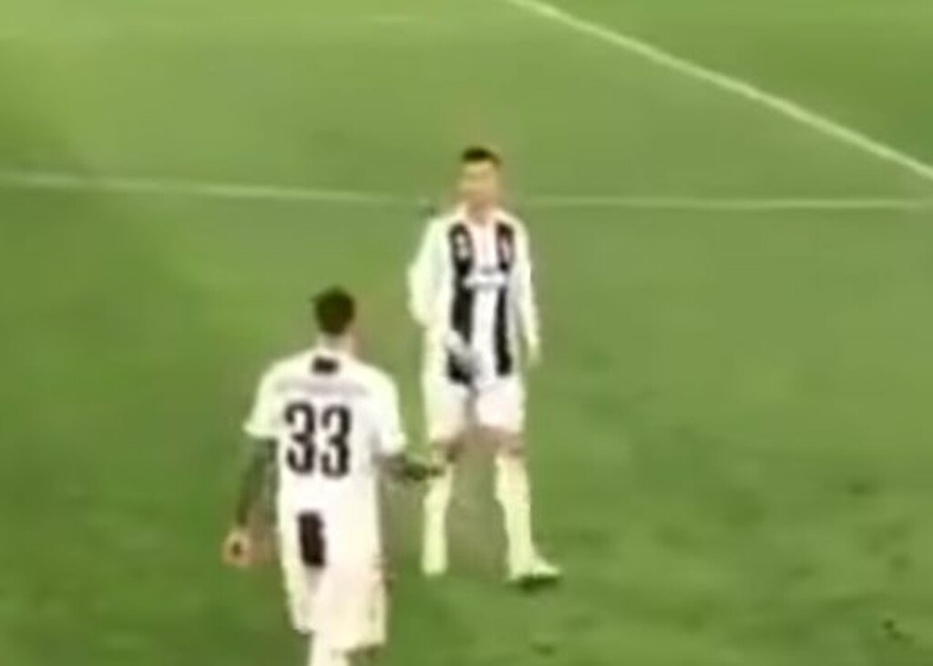 Απίστευτο! Ο Ρονάλντο είπε στους συμπαίκτες του ότι… τα έκαναν πάνω τους! (video+photos)