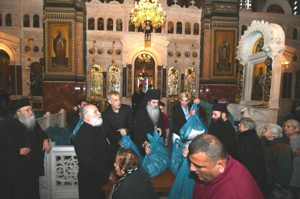 Η στήριξη του Ολυμπιακού στην Ιερά Μητρόπολη Πειραιώς (video+photos)
