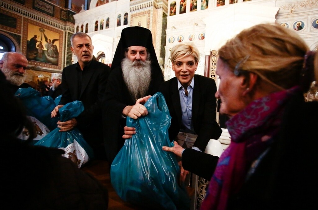 Η στήριξη του Ολυμπιακού στην Ιερά Μητρόπολη Πειραιώς (video+photos)