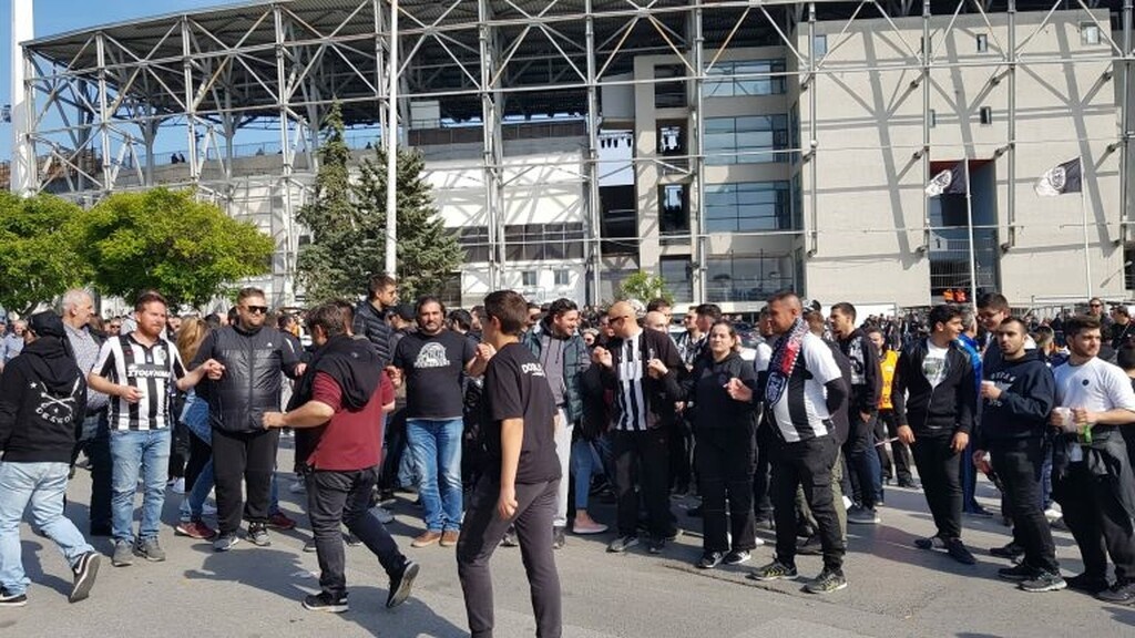 Τρέλα για τον τίτλο στον ΠΑΟΚ: Έστησαν ποντιακό γλέντι στην Τούμπα! (photos&video)