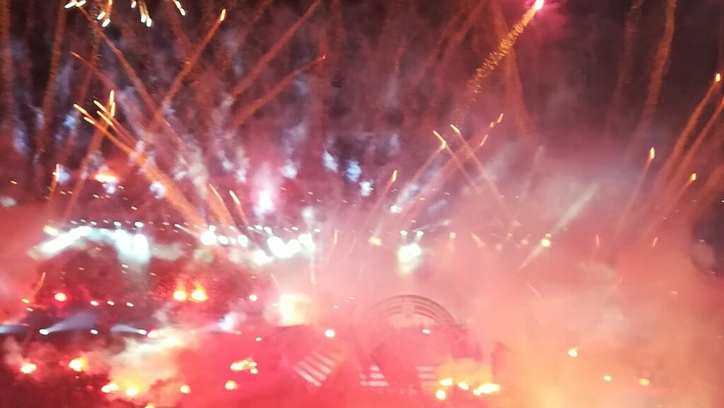 «Κάηκε» η Τούμπα για τον ΠΑΟΚ: Η στιγμή που ο Βιεϊρίνια σήκωσε την κούπα του πρωταθλητή! (photos)