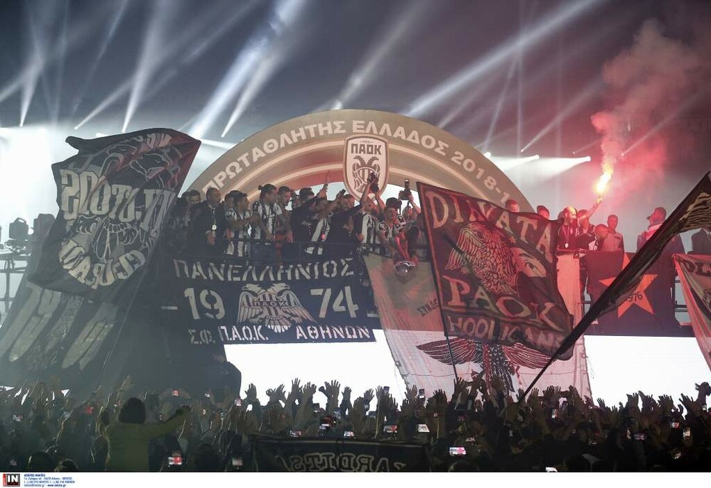 «Κάηκε» η Τούμπα για τον ΠΑΟΚ: Η στιγμή που ο Βιεϊρίνια σήκωσε την κούπα του πρωταθλητή! (photos)