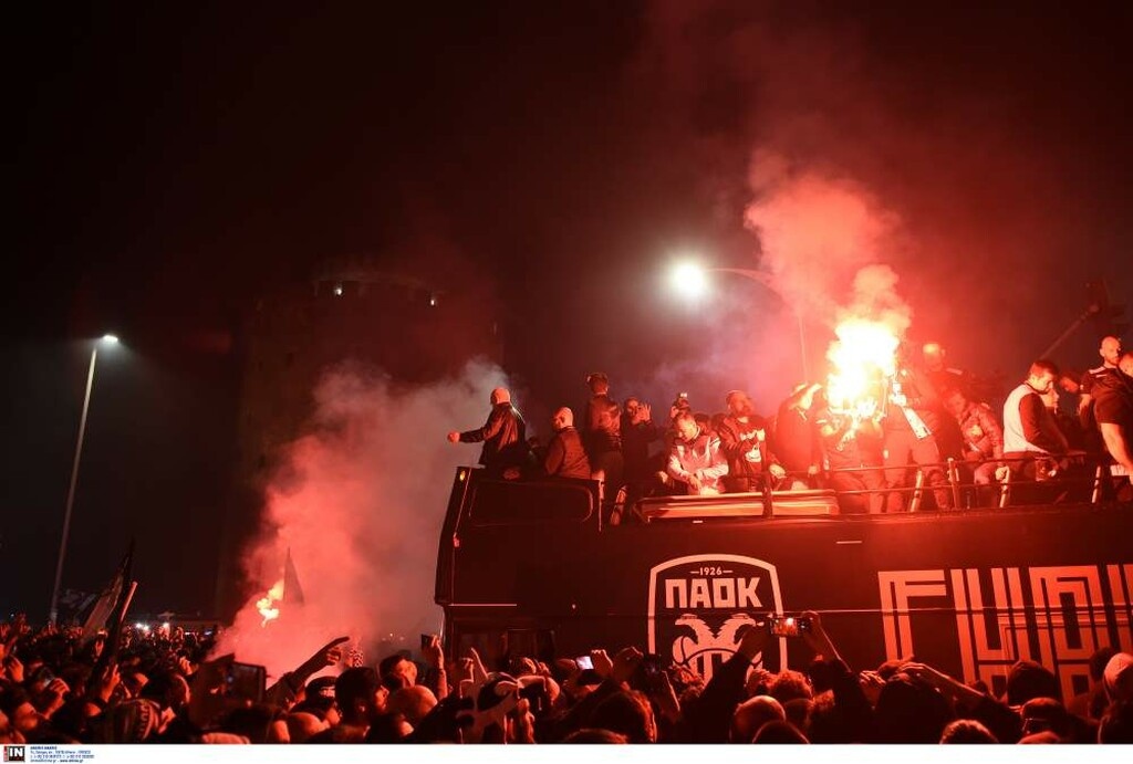 ΠΑΟΚ: Απίστευτη υποδοχή στους πρωταθλητές στο Λευκό Πύργο (photos)