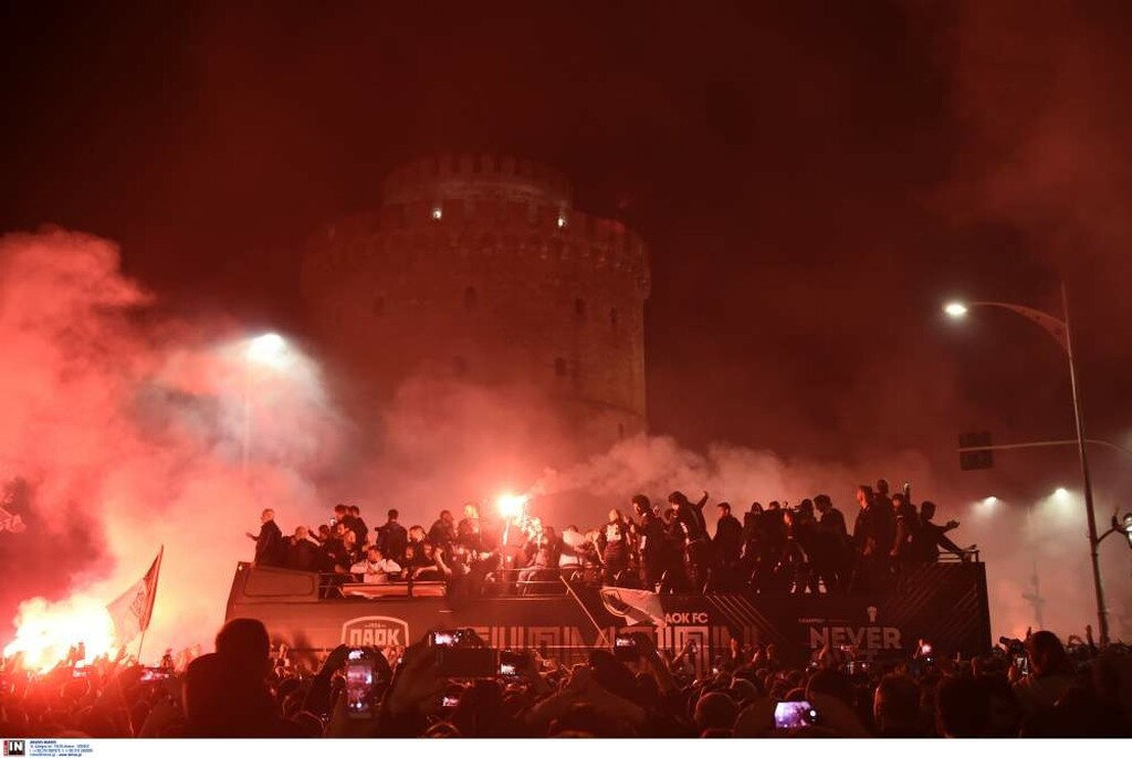 ΠΑΟΚ: Απίστευτη υποδοχή στους πρωταθλητές στο Λευκό Πύργο (photos)
