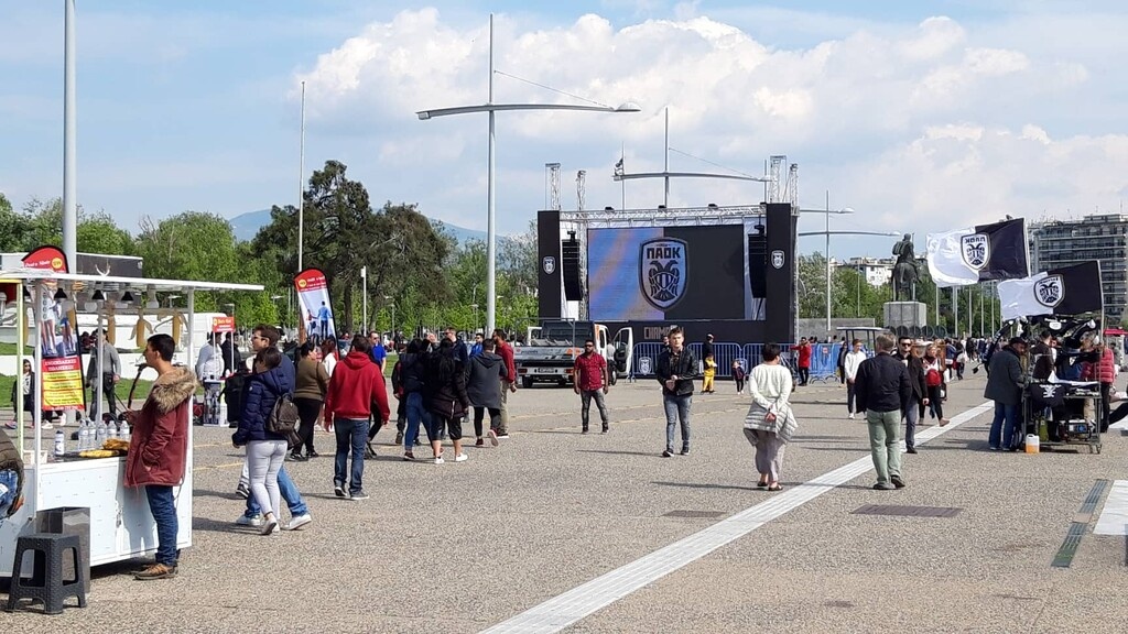 Μικρή η Τούμπα για τη φιέστα του ΠΑΟΚ! Γιγαντο-οθόνη στον Λευκό Πύργο (photos)