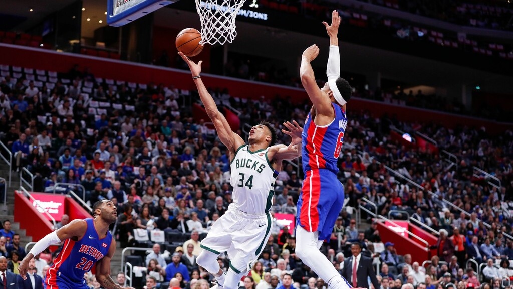 NBA: Γράφει ιστορία ο Αντετοκούνμπο (photos)