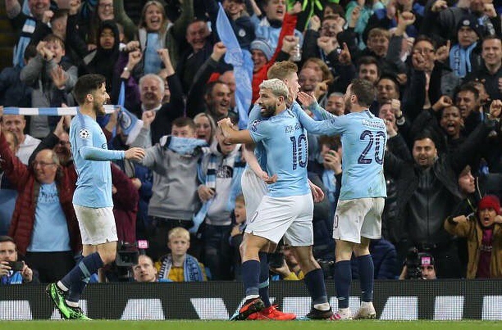 Το Μάντσεστερ και η… Premier League είναι μπλε! (videos+photos)