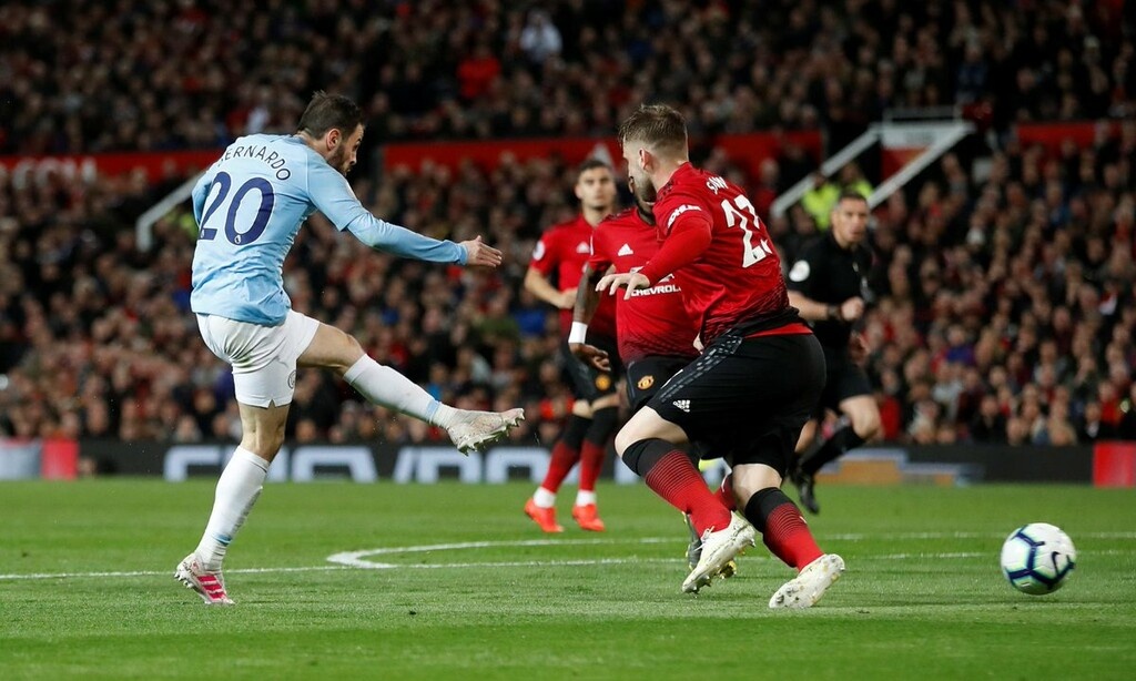 Το Μάντσεστερ και η… Premier League είναι μπλε! (videos+photos)