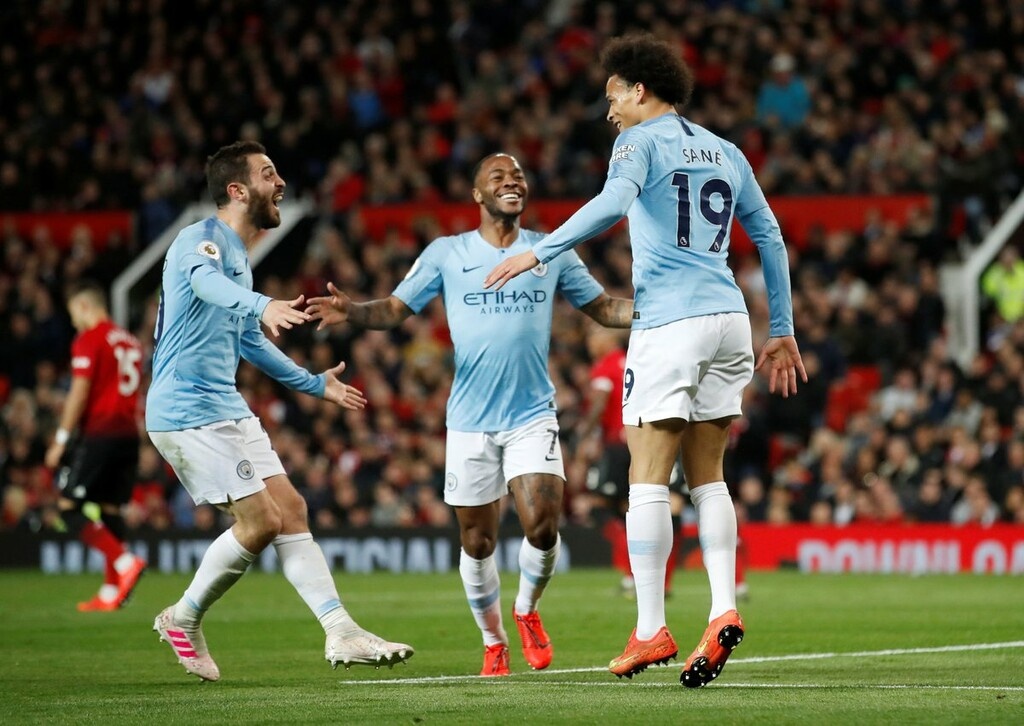 Το Μάντσεστερ και η… Premier League είναι μπλε! (videos+photos)