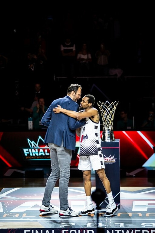 Basketball Champions League: Η συνήθεια που έγινε λατρεία για τον Πάντερ (video+photos)