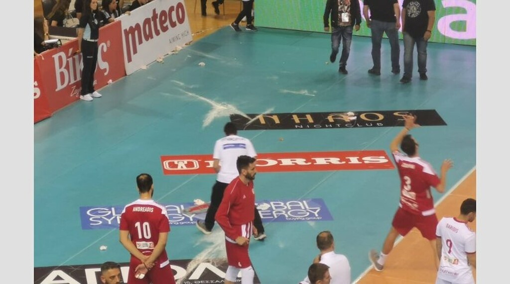 Άχνη ζάχαρη στην Πυλαία για τις… μπουγάτσες στου Ρέντη (photo)