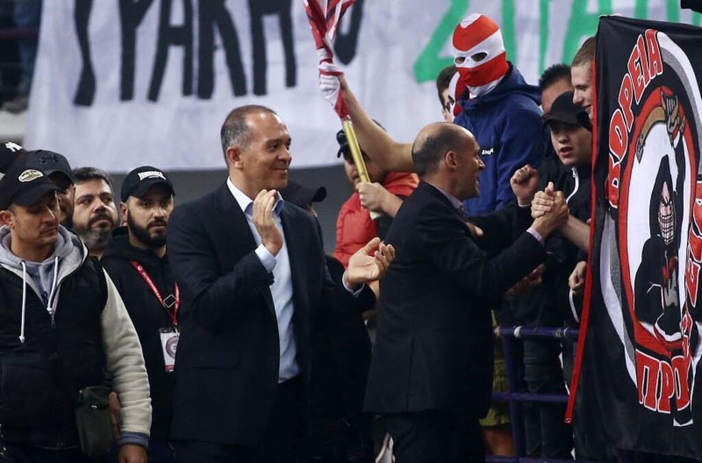 Ολυμπιακός: Αγκαλιές και φιλιά Αγγελόπουλων και οργανωμένων! (photos)