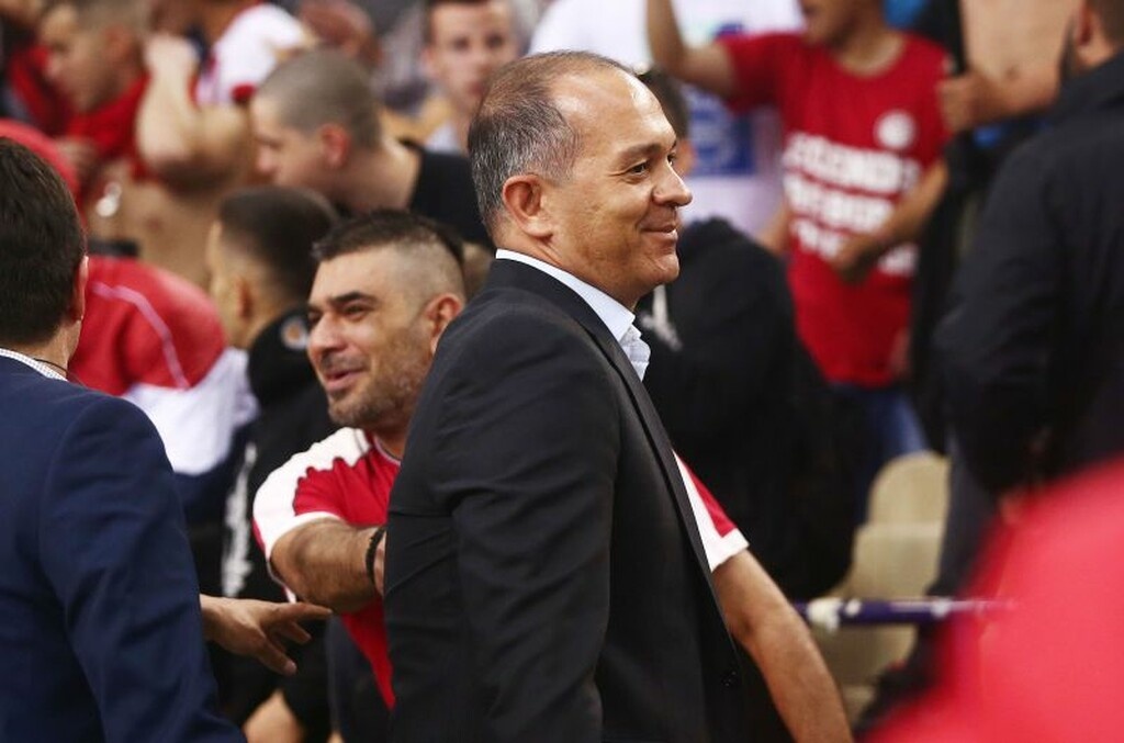 Ολυμπιακός: Αγκαλιές και φιλιά Αγγελόπουλων και οργανωμένων! (photos)