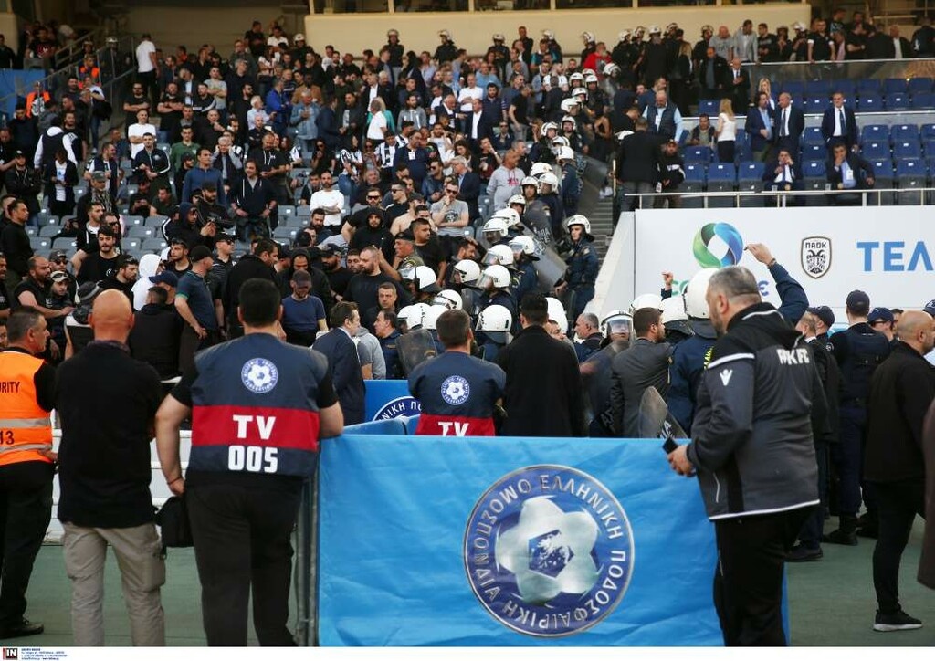 ΠΑΟΚ-ΑΕΚ: Ένταση και ξύλο στα επίσημα του ΟΑΚΑ! (videos&photos)
