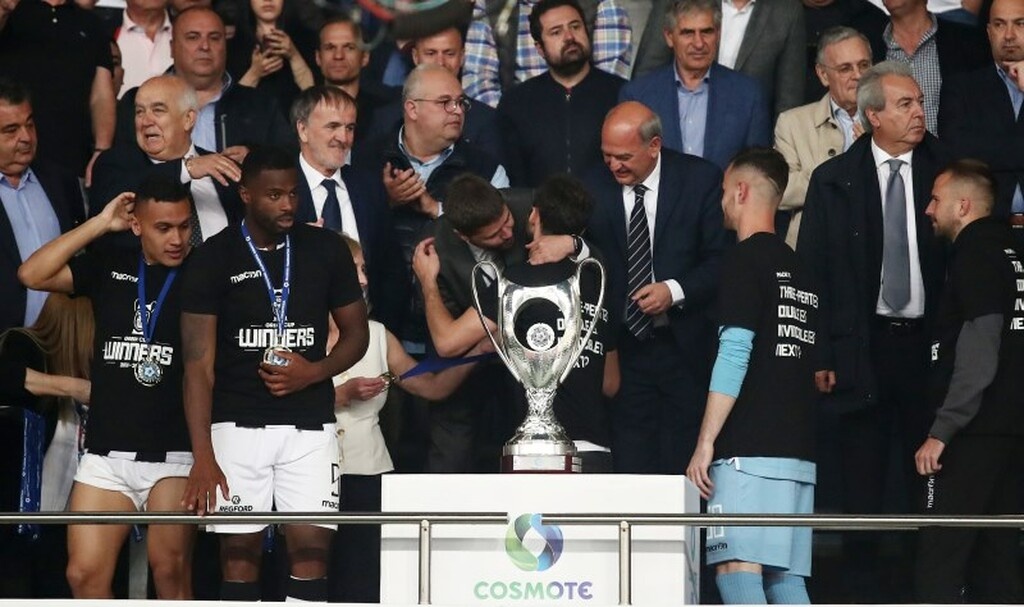 ΠΑΟΚ-ΑΕΚ: Οι μπλούζες των νικητών και το μήνυμα (photos)