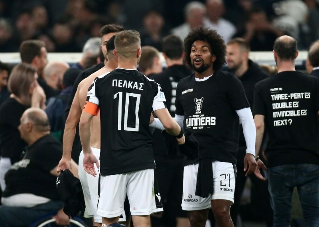 ΠΑΟΚ-ΑΕΚ: Οι μπλούζες των νικητών και το μήνυμα (photos)