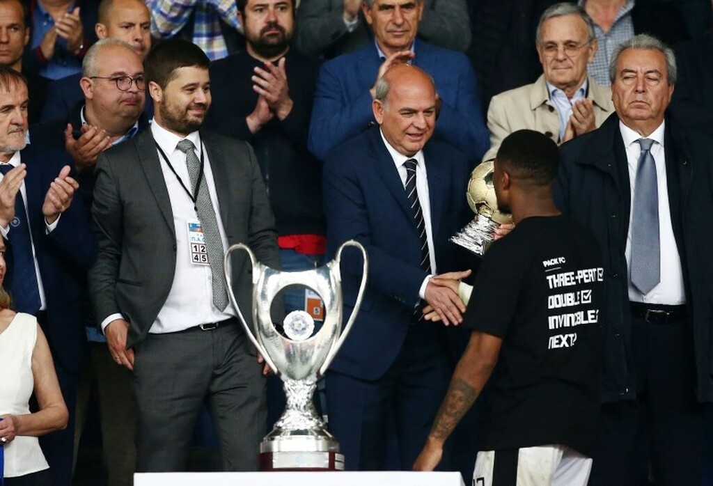 ΠΑΟΚ-ΑΕΚ: Οι μπλούζες των νικητών και το μήνυμα (photos)