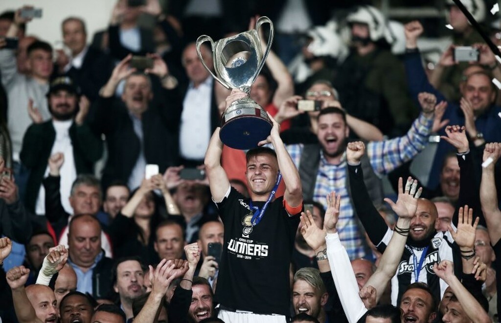 ΠΑΟΚ-ΑΕΚ: Οι μπλούζες των νικητών και το μήνυμα (photos)