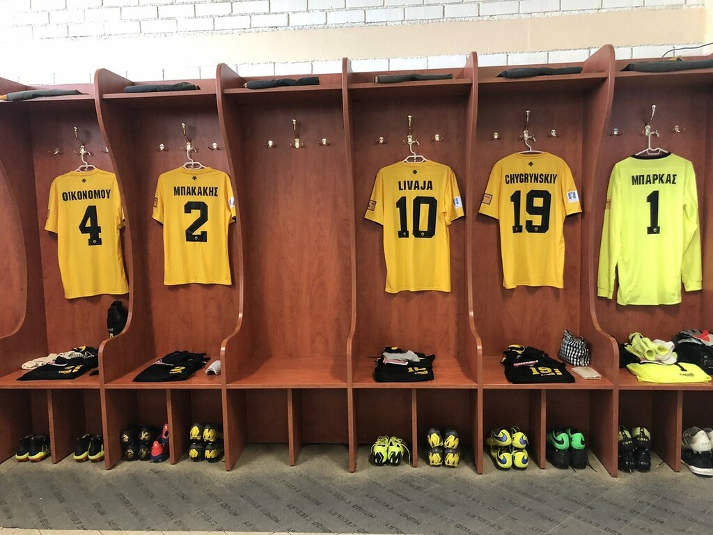 ΠΑΟΚ – ΑΕΚ: Έτοιμα τα «κιτρινόμαυρα» αποδυτήρια (photos)